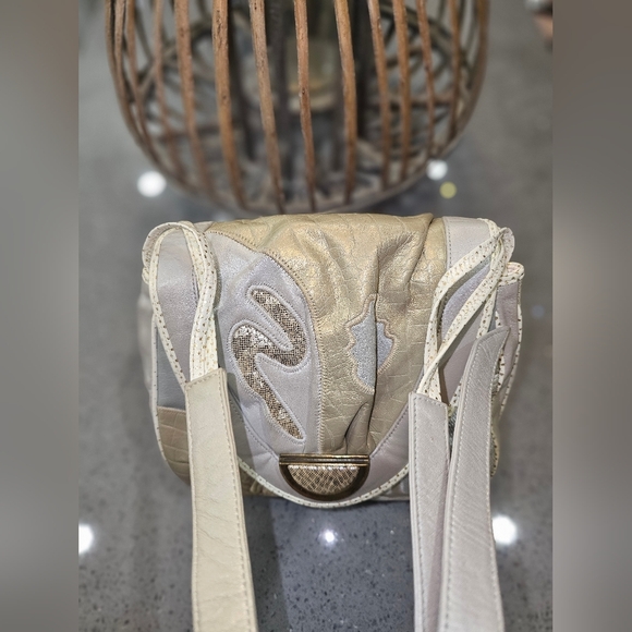 SHARIF VINTAGE CROSSBODY BAG. - Picture 12 of 15